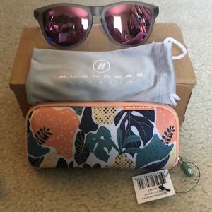 Women’s Blenders Sunglasses - New!